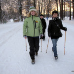 Фотоотчет с занятия по финской ходьбе 5 декабря в ЦПКиО на Елагином острове.===