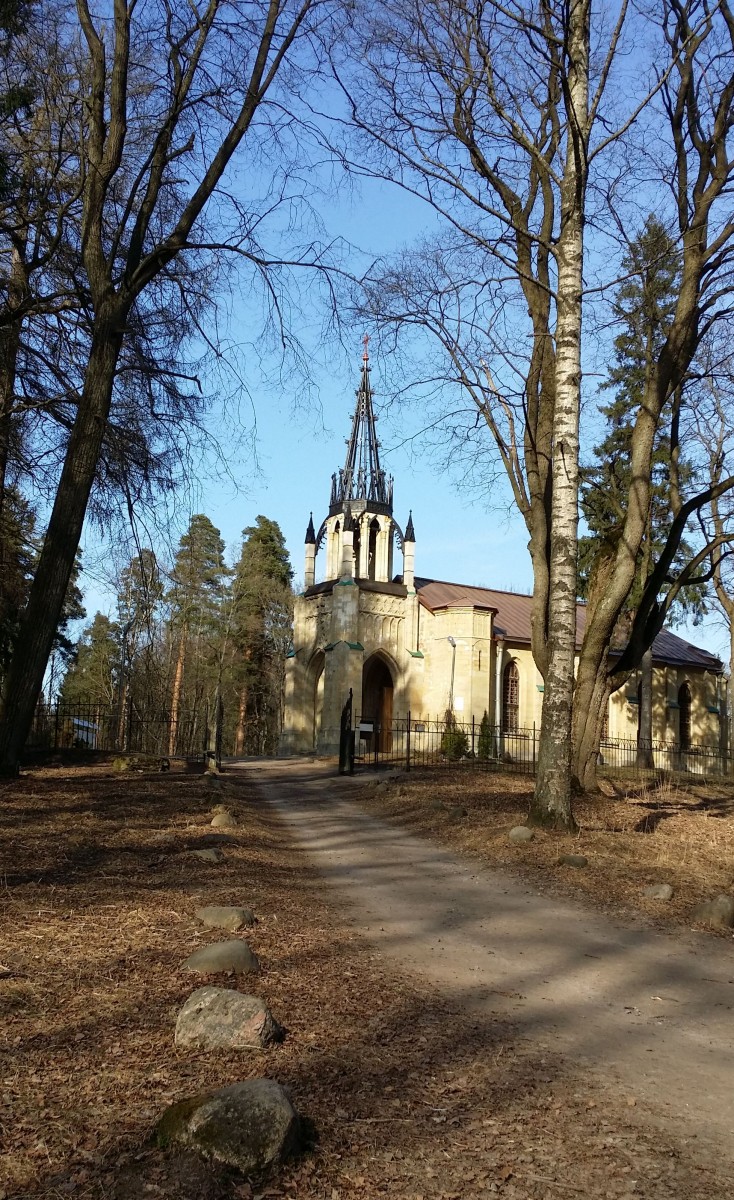 храм Петра и Павла в Шуваловском парке