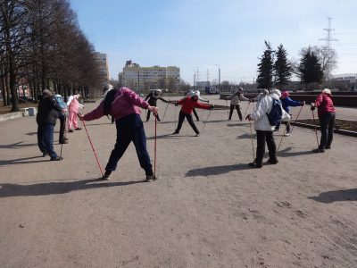 15 и 22 апреля, бесплатные мастер классы по скандинавской ходьбе в Южно-Приморском парке!