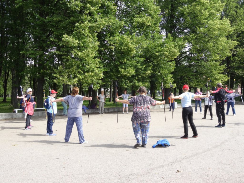14 июля, мастер класс по скандинавской ходьбе в Таврическом саду, Санкт-Петербурга